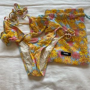 Triangl vinca sky floral velvet